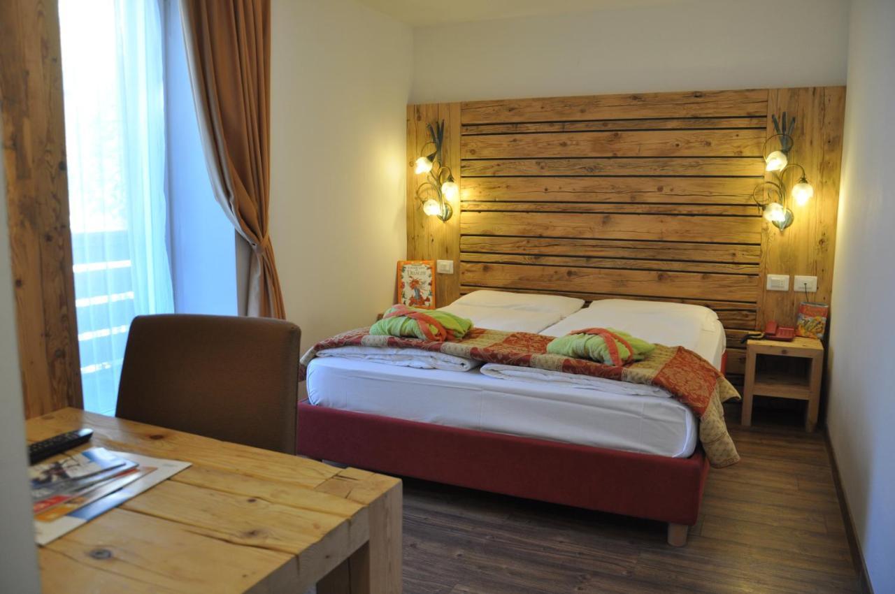 Alpenlife Hotel Someda Moena Bagian luar foto