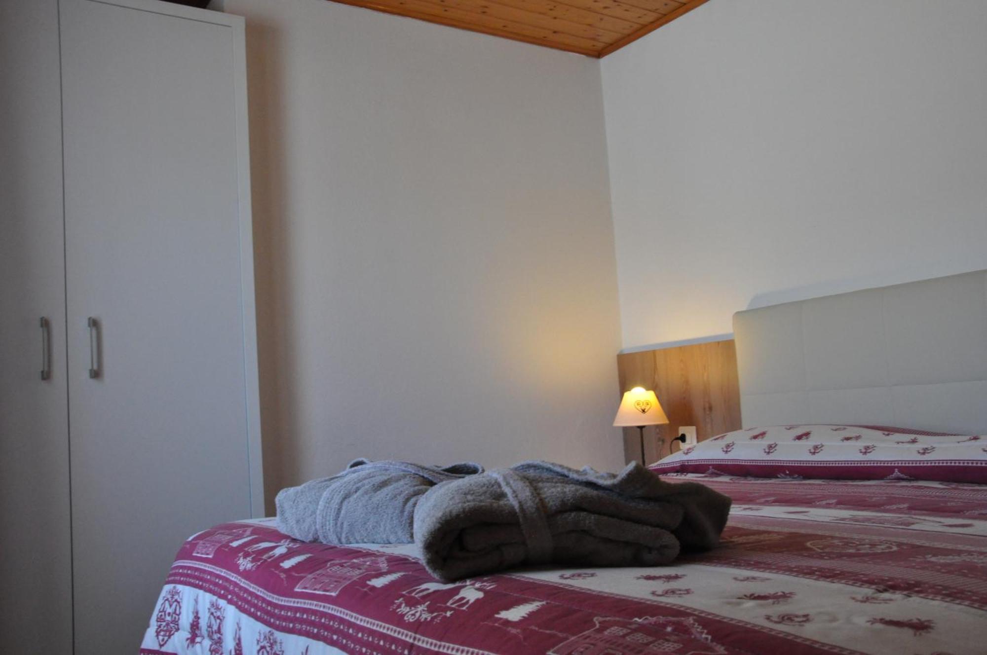 Alpenlife Hotel Someda Moena Bagian luar foto