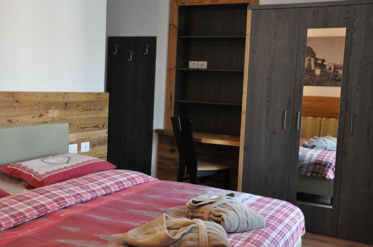 Alpenlife Hotel Someda Moena Bagian luar foto