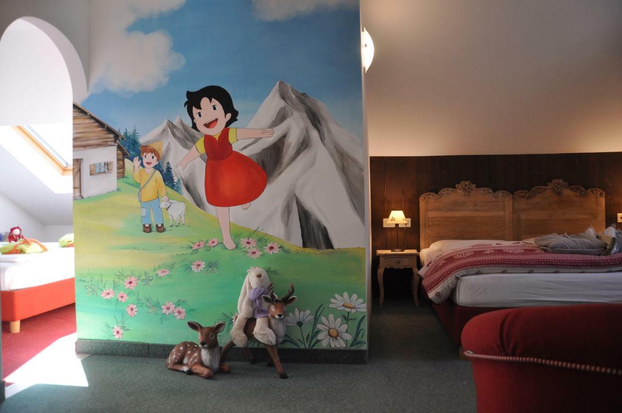 Alpenlife Hotel Someda Moena Bagian luar foto